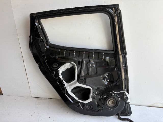 18464 Renault CLIO IV 2013-2019 Bal hátsó Ajtó Fekete