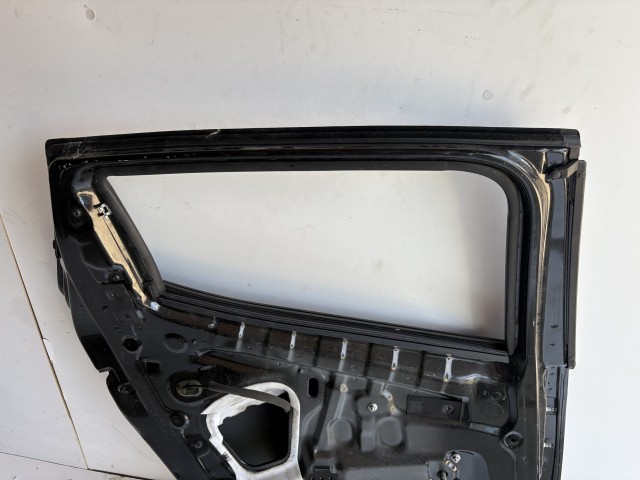 18464 Renault CLIO IV 2013-2019 Bal hátsó Ajtó Fekete