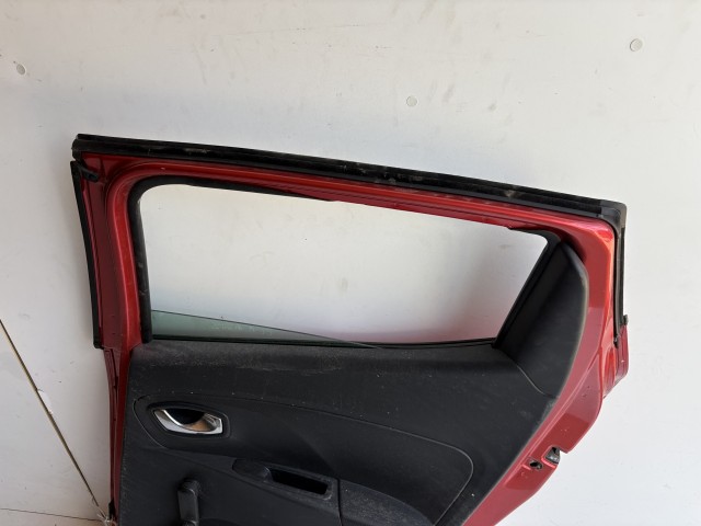 18465 Renault CLIO IV 2013-2019 Jobb hátsó Ajtó Piros