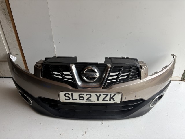 18481 Nissan QASHQAI (J10) 2007-2013 első Lökhárító Pezsgő