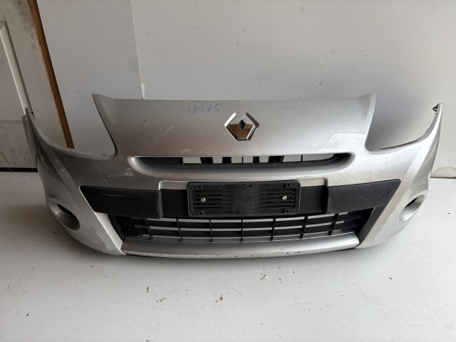 18485 Renault Clio III. 2007-2014 első Lökhárító  Ezüst