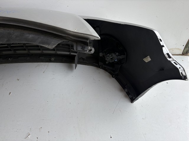 18485 Renault Clio III. 2007-2014 első Lökhárító  Ezüst