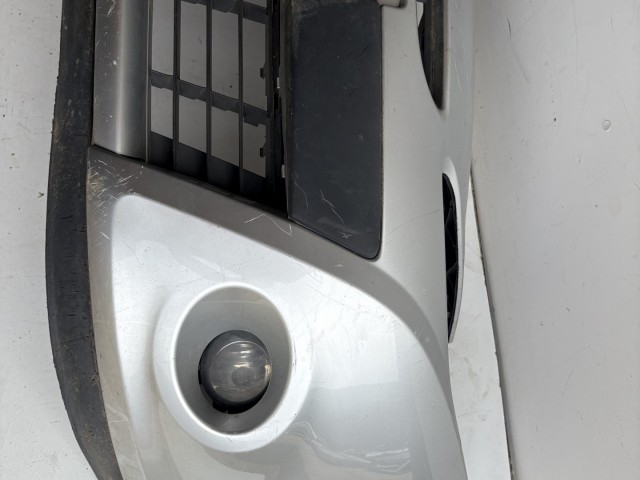 18485 Renault Clio III. 2007-2014 első Lökhárító  Ezüst