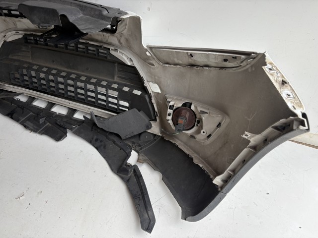 18486 Ford Kuga I 2008-2012 első Lökhárító Fehér