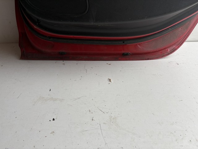 18476 Opel Zafira C 2011-2017 Jobb Hátsó Ajtó Használt Piros Z50B