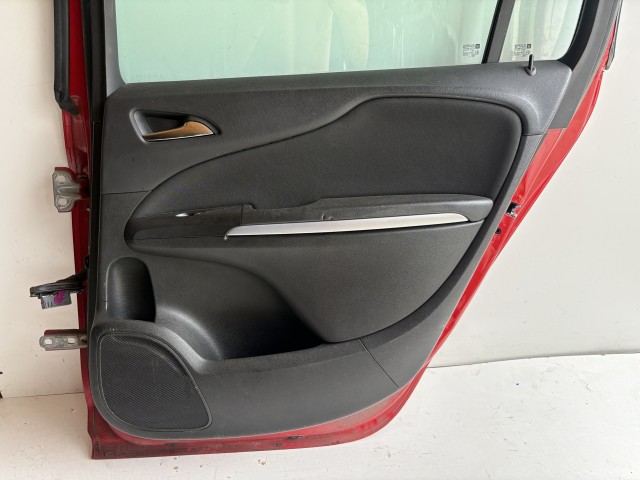 18476 Opel Zafira C 2011-2017 Jobb Hátsó Ajtó Használt Piros Z50B