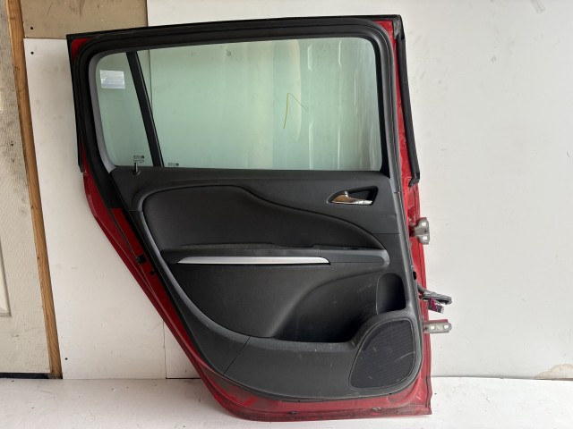 18477 Opel Zafira C 2011-2017 Bal hátsó Ajtó Piros Z50B