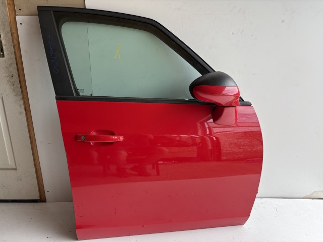 18478 Opel Zafira C 2011-2017 Jobb első Ajtó  Piros Z50B