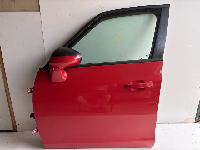 18479 Opel Zafira C 2011-2017 Bal első Ajtó Piros Z50B