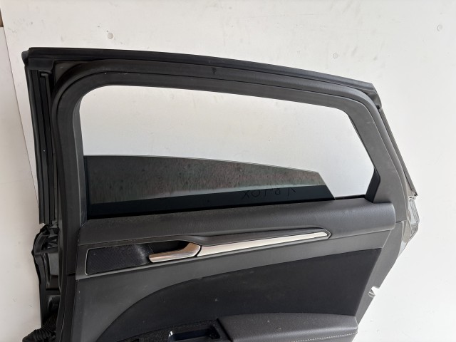 18487 Ford Mondeo Mk5  Jobb hátsó Ajtó 5 AJTÓS