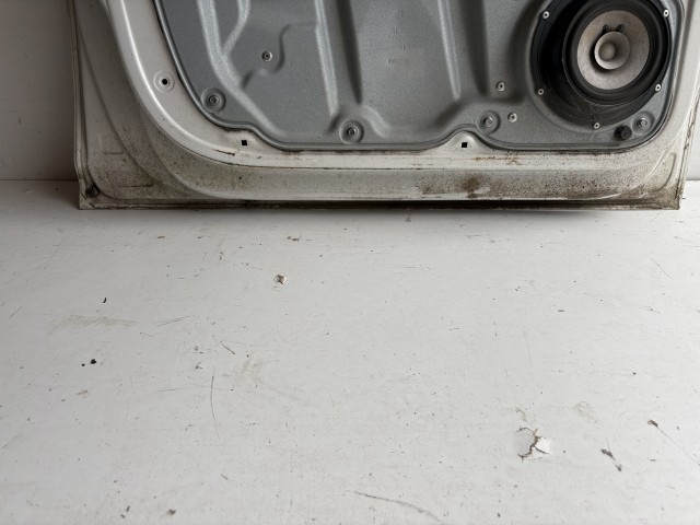 18488 Volkswagen Caddy III. 2003-2015 Bal első Ajtó Fehér