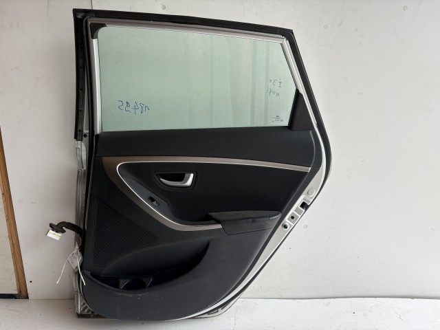 18495 Hyundai I 30 (FD)  2007-2012 Kombi Jobb hátsó Ajtó Ezüst