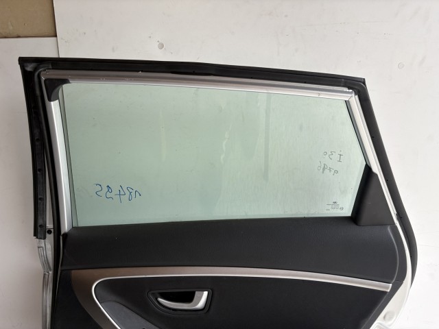18495 Hyundai I 30 (FD)  2007-2012 Kombi Jobb hátsó Ajtó Ezüst