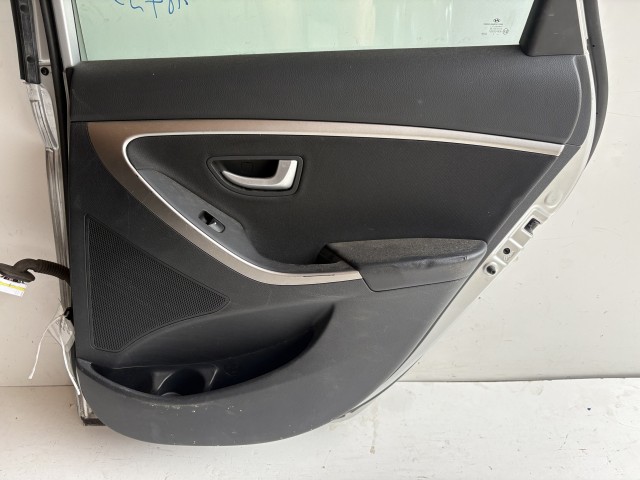 18495 Hyundai I 30 (FD)  2007-2012 Kombi Jobb hátsó Ajtó Ezüst