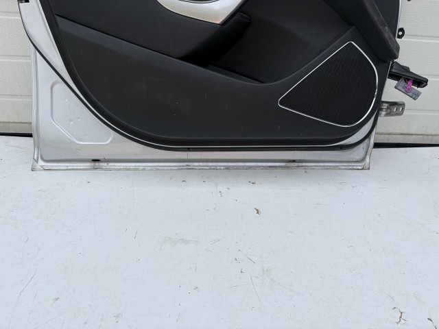 18497 Opel Astra J 2009-2015 Bal első Ajtó Ezüst Polirozható