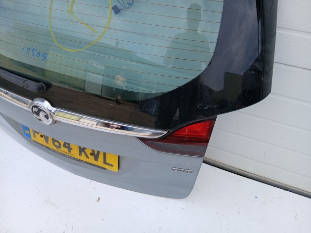 18504 Opel Zafira C 2011-2017 Csomagtérajtó Használt Z179 Szürke