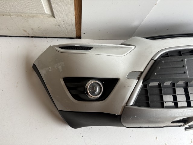 18486 Ford Kuga I 2008-2012 első Lökhárító Fehér