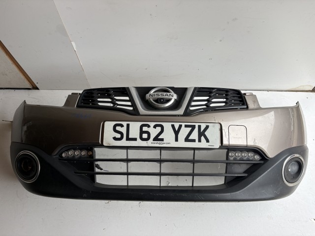 18481 Nissan QASHQAI (J10) 2007-2013 első Lökhárító Pezsgő