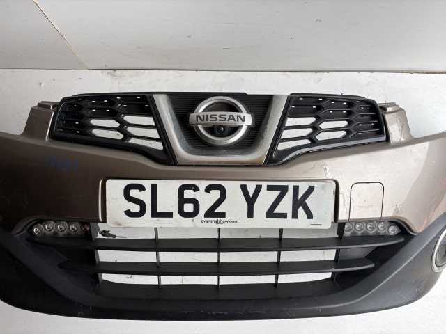 18481 Nissan QASHQAI (J10) 2007-2013 első Lökhárító Pezsgő
