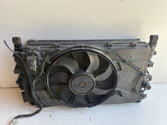Opel Zafira C 2011-2017 2.0 Cdti hűtősor Használt