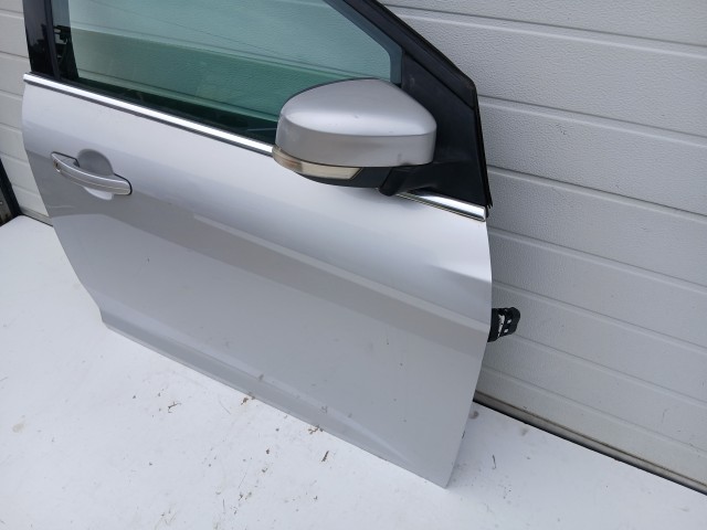 18703 Ford Focus Mk3 2011-2018 Jobb első Ajtó Ezüst