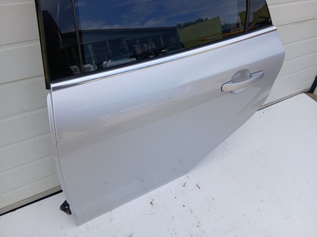18708 Ford Focus Mk3 2011-2018 Bal hátsó Ajtó Ezüst 5 ajtós