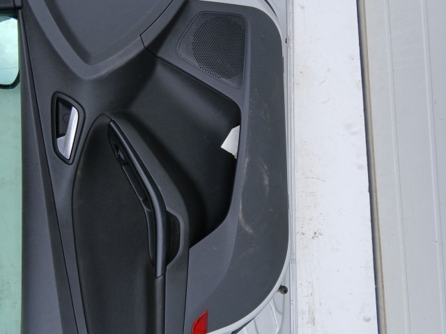 18713 Ford Focus Mk3 2011-2018 Ajtó Használt Bal első Ezüst