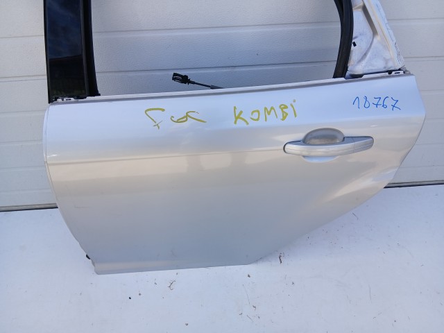 18767 Ford Focus Mk3 2011-2018 Kombi Bal hátsó Ajtó Ezüst 