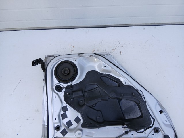 18767 Ford Focus Mk3 2011-2018 Kombi Bal hátsó Ajtó Ezüst 