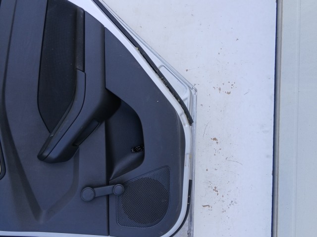 18751 Ford Focus Mk3 2011-2018 Ajtó Használt Jobb hátsó Ezüst 5 ajtós