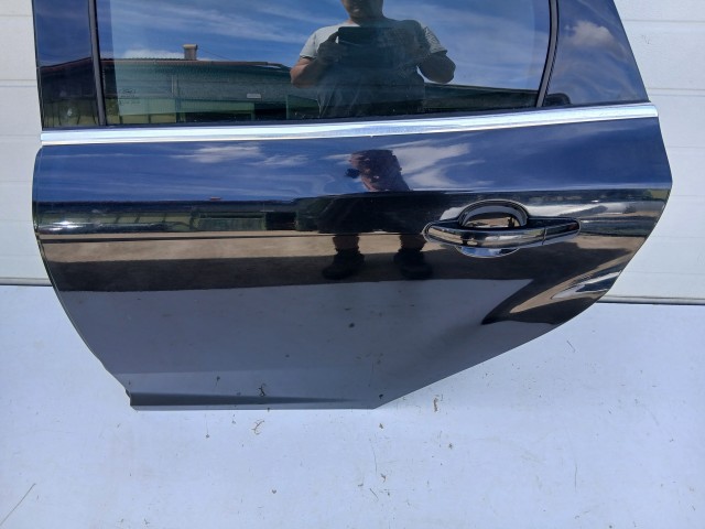 18745 Ford Focus Mk3 2011-2018 Bal hátsó Ajtó Fekete 5 ajtós