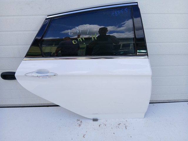 18755 Hyundai I40 2011-2019 kombi Jobb hátsó  Ajtó Fehér