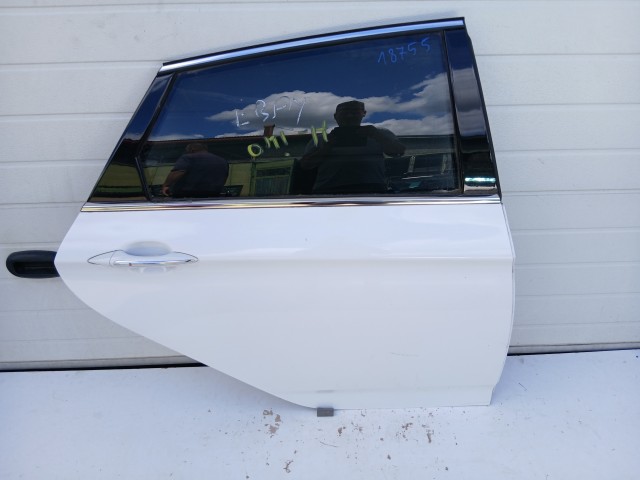 18755 Hyundai I40 2011-2019 kombi Jobb hátsó  Ajtó Fehér