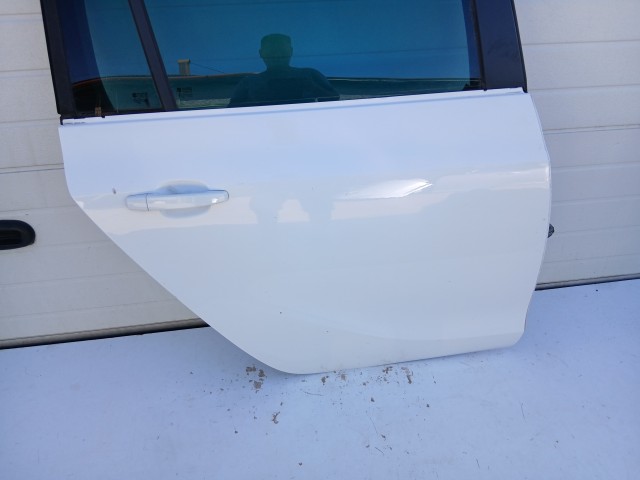 18797 Opel Zafira C 2011-2017 Jobb hátsó Ajtó Fehér Z40r