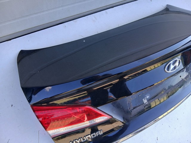 18799 Hyundai I40 2011-2019 Sedan Csomagtérajtó Használt Fekete