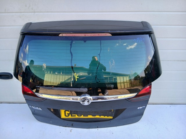 18841 Opel Zafira C 2011-2017 Csomagtérajtó Használt Z22C Fekete