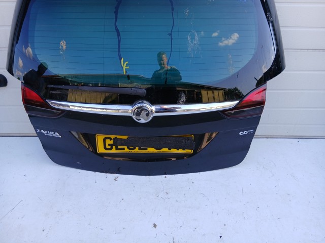 18841 Opel Zafira C 2011-2017 Csomagtérajtó Használt Z22C Fekete