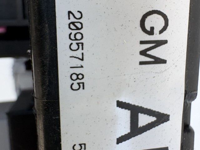 Opel Astra J 2009-2015 Biztosítéktábla Csomagtér Használt
