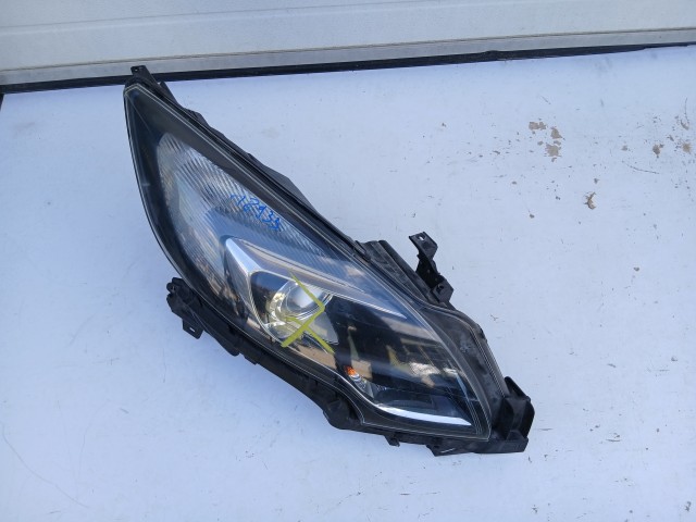 18933 Opel Zafira C 2011-2017 Jobb első Lámpa Fényszóró Angol