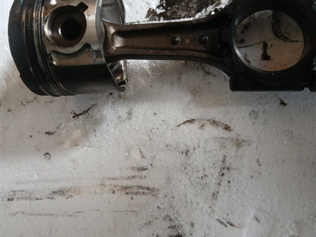 Opel Astra H 2004-2010 Dugattyú hajtókarral  Használt