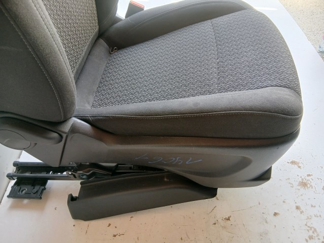 19061 Opel Mokka X 2012 Ülés Használt jobb első  