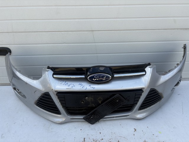 19067 Ford Focus Mk3 2011-2018 első Lökhárító Ezüst