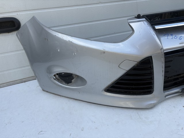 19067 Ford Focus Mk3 2011-2018 első Lökhárító Ezüst