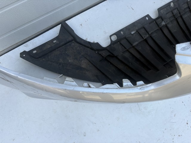 19067 Ford Focus Mk3 2011-2018 első Lökhárító Ezüst