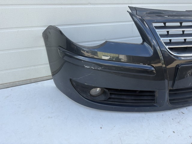 19069 Volkswagen Polo IV 2002-2009 Első Lökhárító Használt Fekete