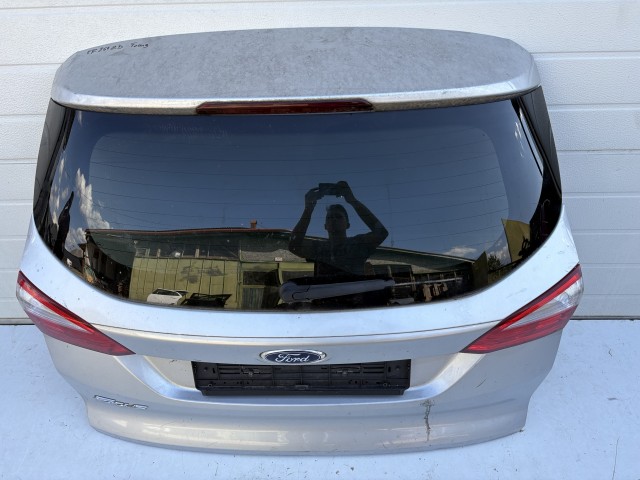 19076 Ford Focus Mk3 2011-2018 Kombi Csomagtérajtó Ezüst