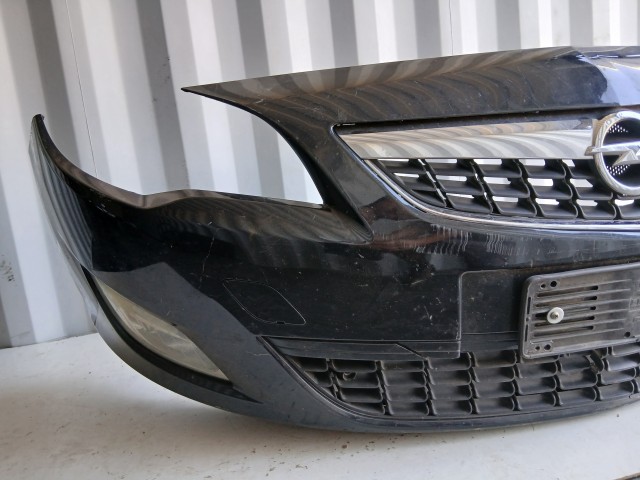 19135 Opel Astra J 2009-2015 első Lökhárító Fekete Z20r