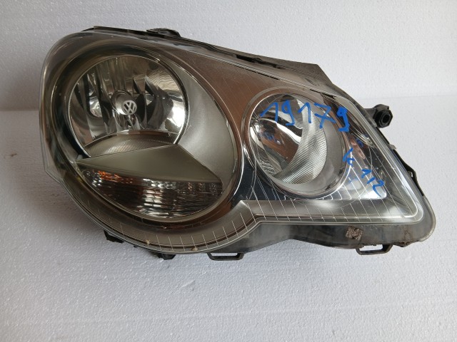 19179 Volkswagen Polo IV 2002-2009 Jobb első Lámpa Fényszóró