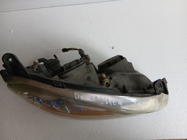 19180 Opel Corsa C 2000-2009 Jobb első Lámpa Fényszóró