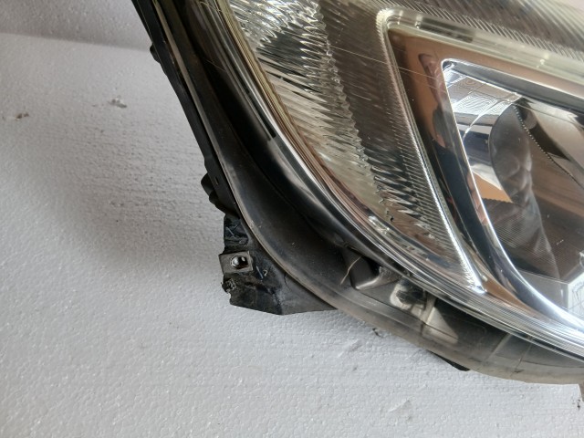 19186 Opel Astra J 2009-2015 Jobb első Lámpa Fényszóró